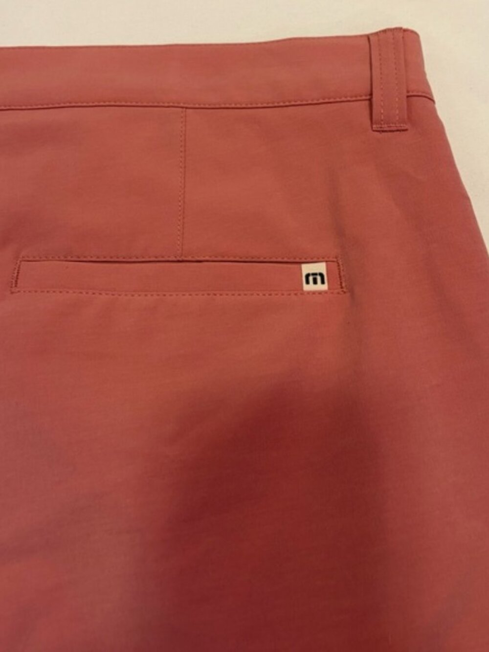 Travis Mathew Men’s Shorts Golf NWT Bermuda Golf Shorts 8” size 40 - Picture 4 of 9